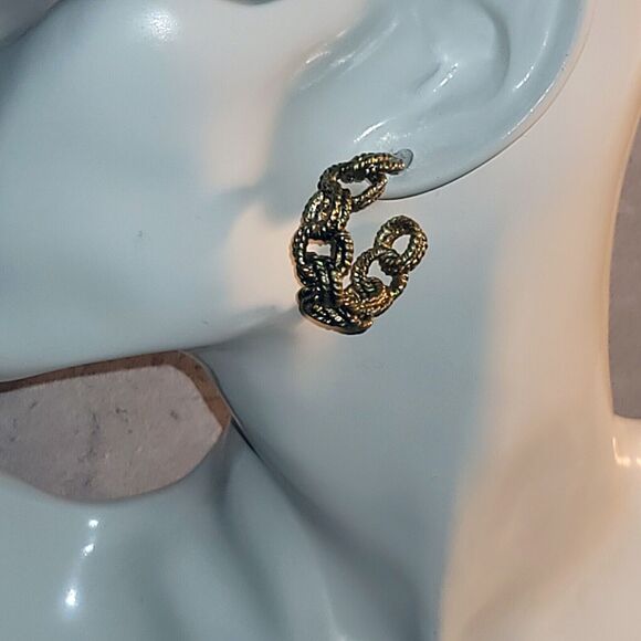 Vintage c1990s Bold & Pretty Gold-Tone Textured Double Braided Hoop Earrings - Picture 2 of 3